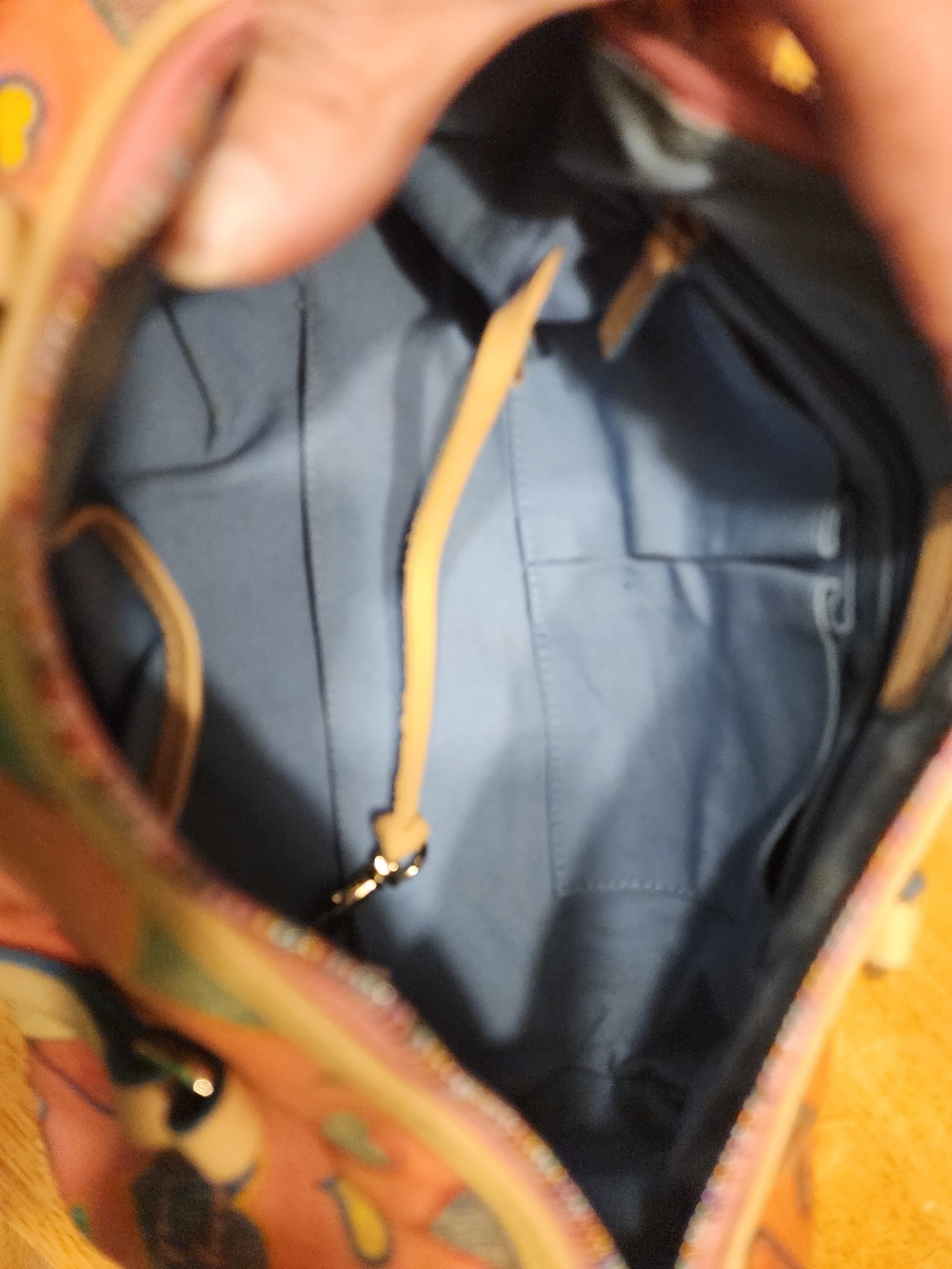 vintage Y2K Dooney & Bourke multicolor crayon hearts barrel bag - Picture 14 of 16